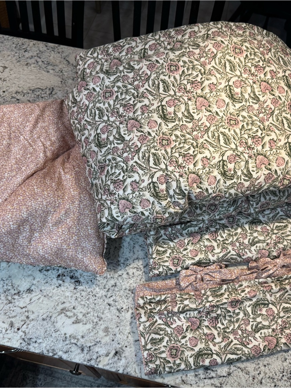 Threshold Floral 3Pc.Reversible Comforter Set in Blush Pink and Sage - Picture 5 of 5